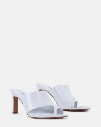 Valentin in pelle bianca