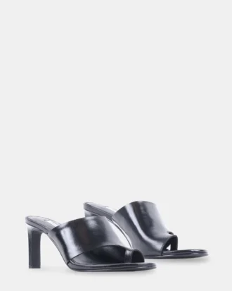 Valentin in pelle nera