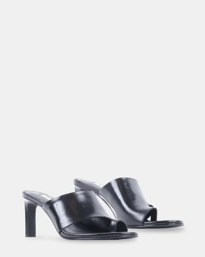 Valentin in pelle nera Valentin in pelle nera