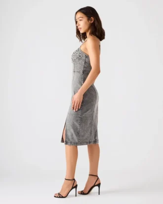 Vestito in denim Giselle con decorazioni, colore nebbia