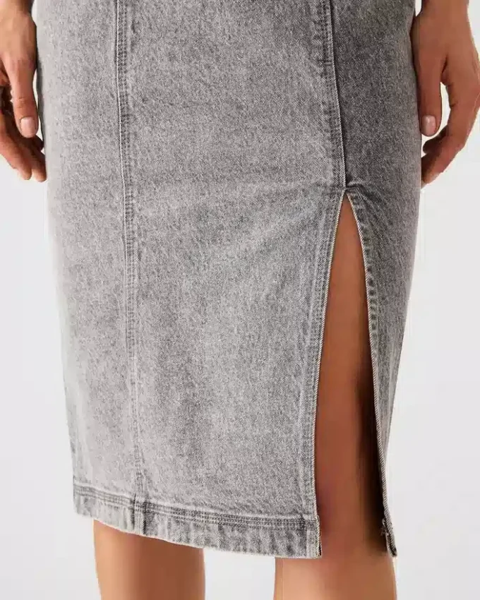 Vestito in denim Giselle con decorazioni, colore nebbia