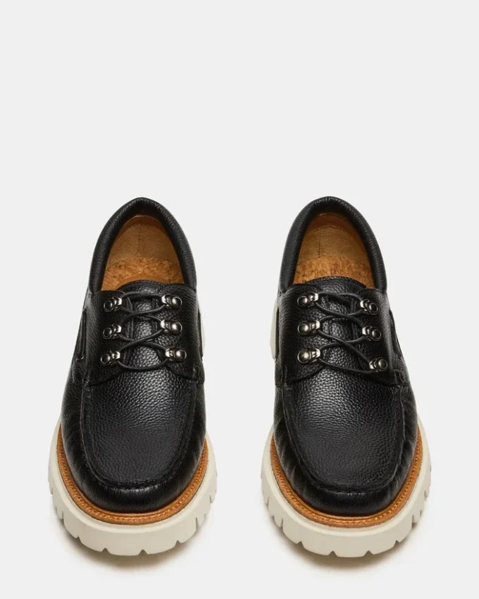 Victor in pelle nera